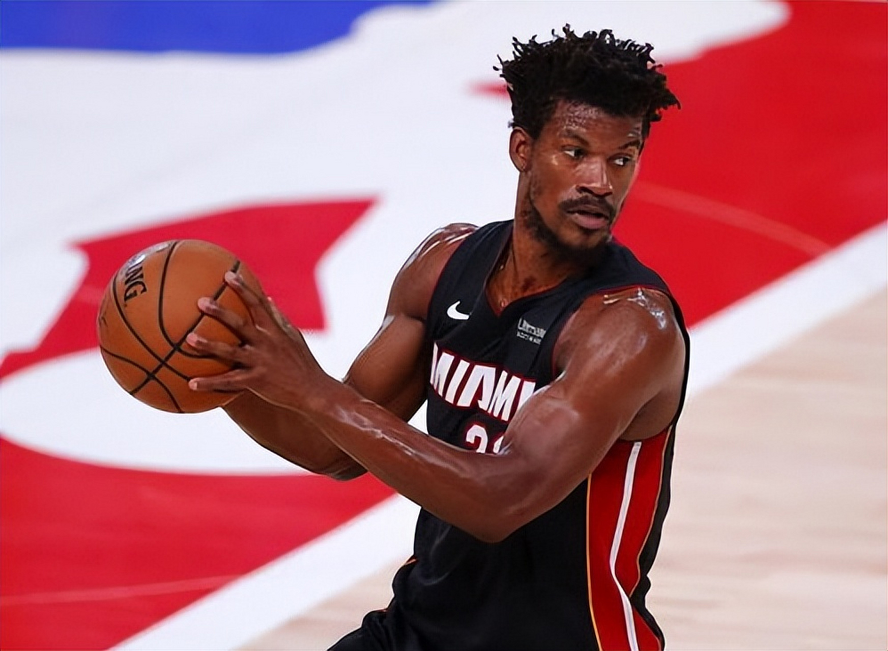 NG28-关于巴特勒回归赛场，绝杀首场状态亮眼，公牛观众沸腾！的信息