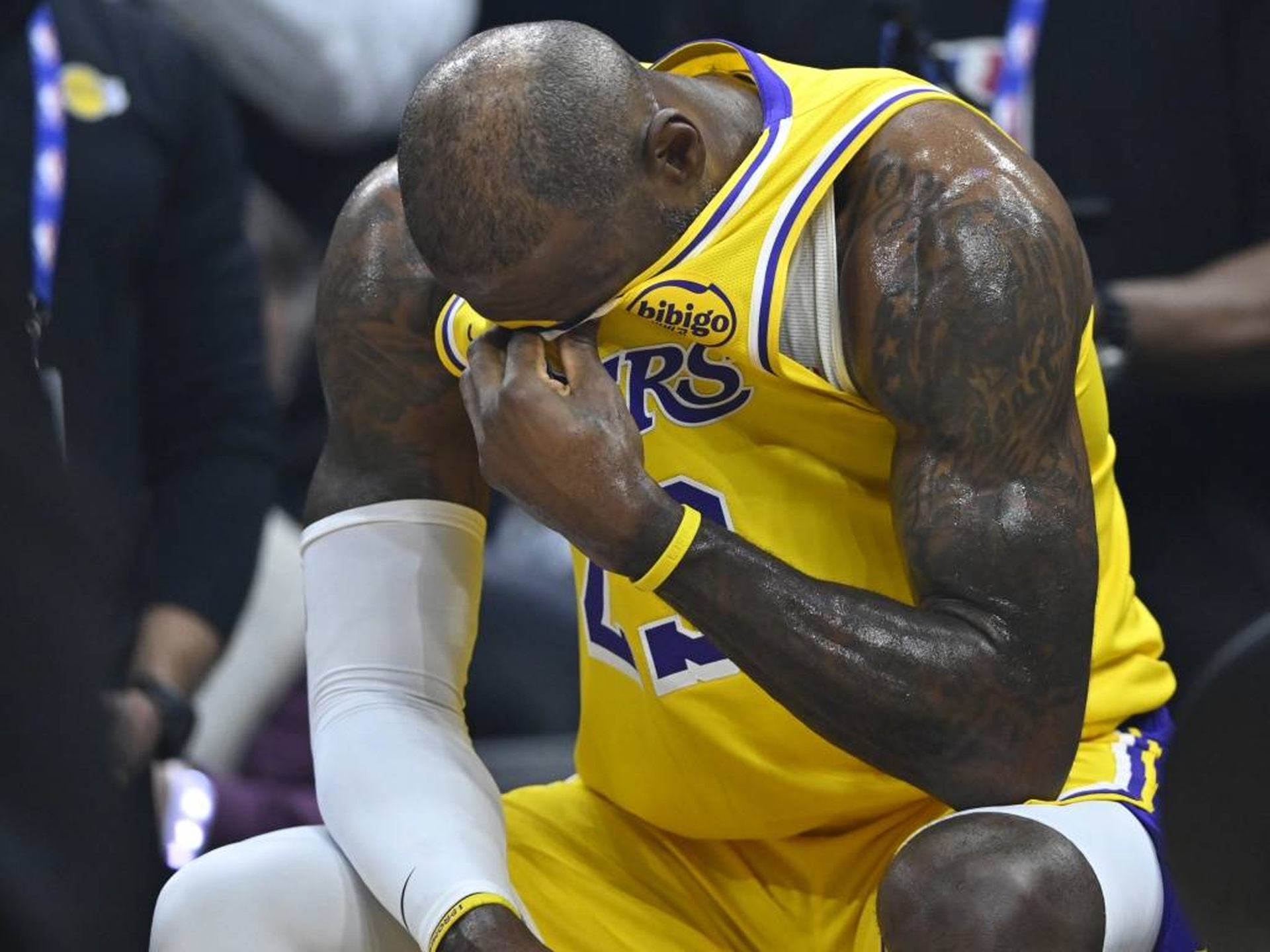 NG28-詹姆斯连续十场比赛得分超过赛况扑朔迷离，西班牙队挑战极限！的简单介绍